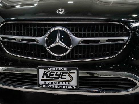 Used 2025 Mercedes-Benz GLC 300 GLC 300 image 8