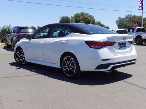 Used 2024 Nissan Sentra SR w/ SR Premium Package FWD image 9
