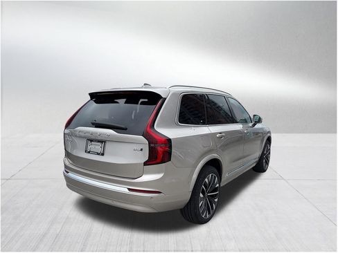 New 2026 Volvo XC90 B6 Plus AWD/4WD image 5