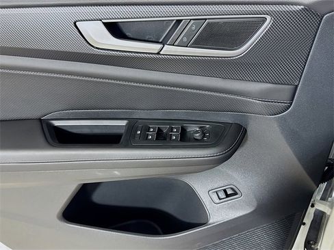 New 2026 Volkswagen Atlas Cross Sport SEL R-Line image 16