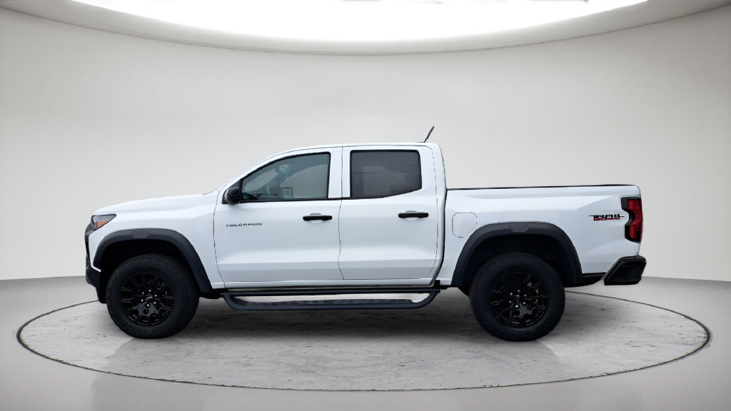 Used 2023 Chevrolet Colorado Trail Boss w/ Technology Package AWD/4WD image 8