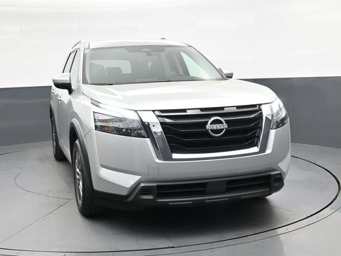 Used 2025 Nissan Pathfinder SV AWD/4WD image 11