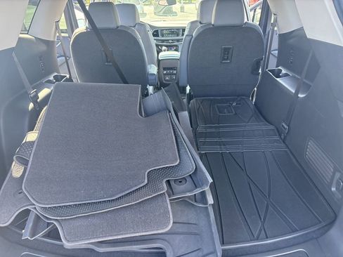 Used 2019 Buick Enclave Essence image 25