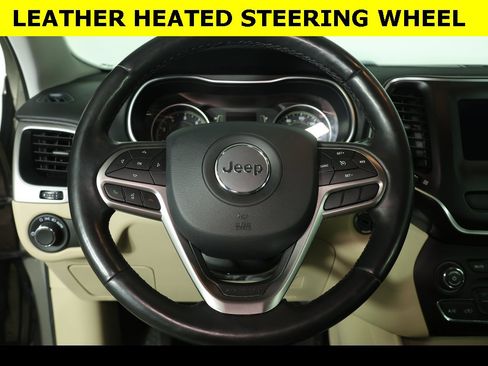 Used 2020 Jeep Cherokee Latitude w/ Cold Weather Group image 9