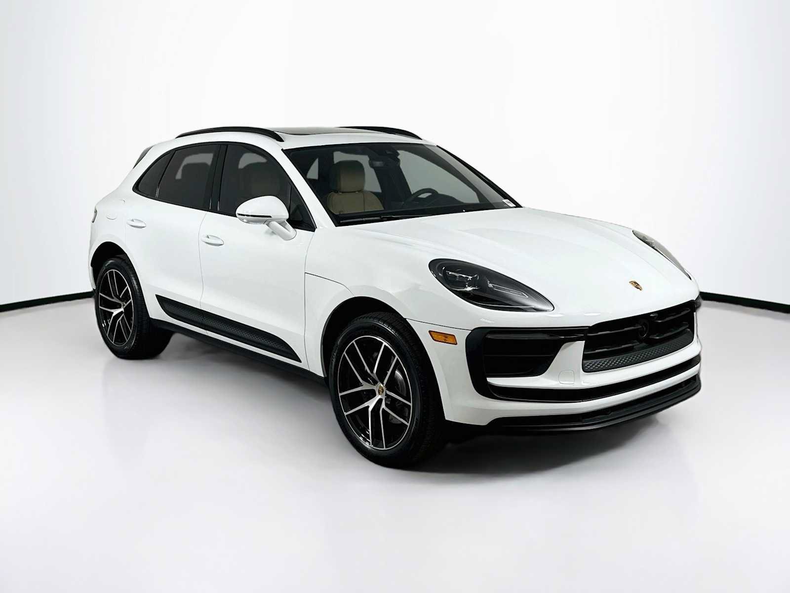 Used 2026 Porsche Macan AWD/4WD image 7
