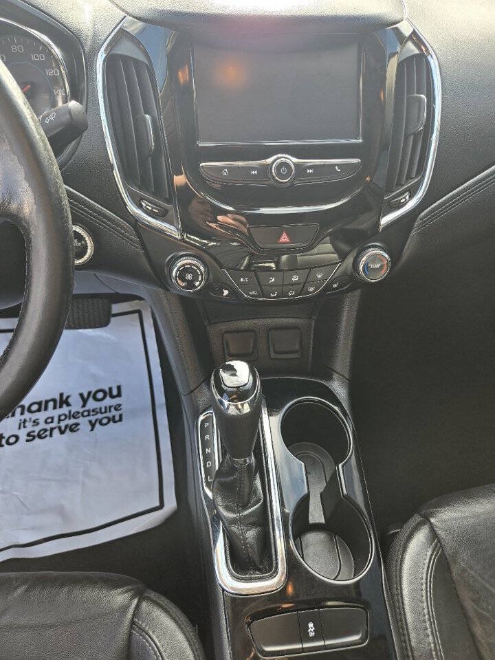 Used 2017 Chevrolet Cruze Premier FWD image 9