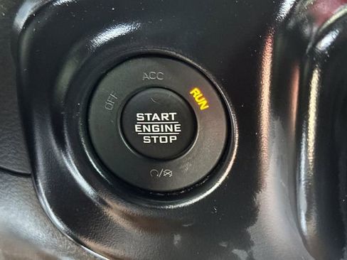 Used 2023 Jeep Wrangler Unlimited Rubicon image 25