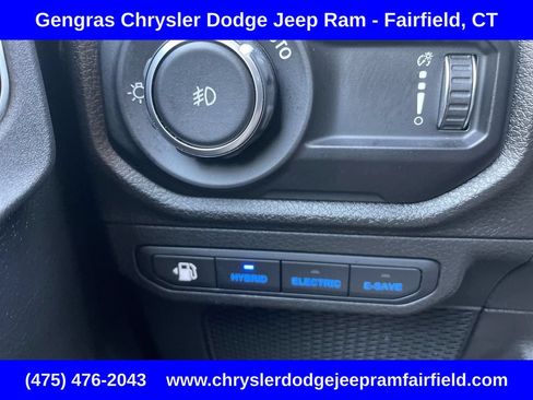 Used 2024 Jeep Wrangler Unlimited w/ Convenience Group AWD/4WD image 40