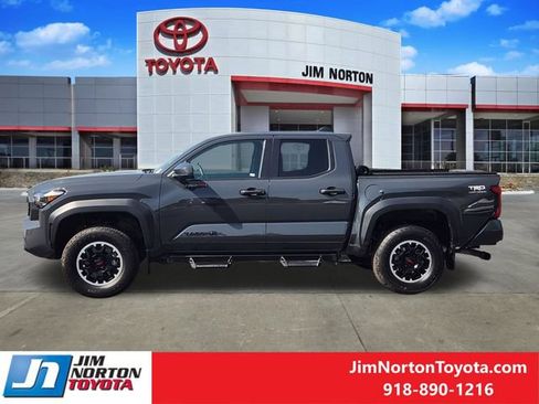 Used 2024 Toyota Tacoma TRD Off-Road AWD/4WD image 5