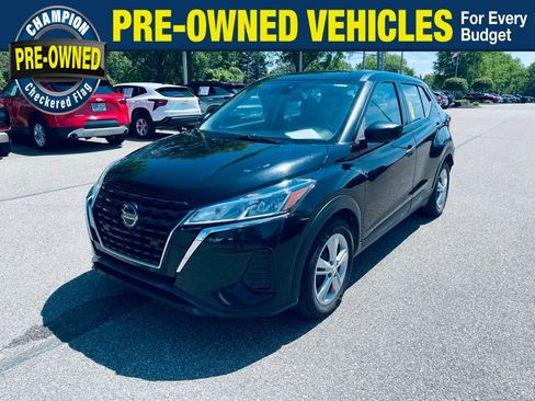Used 2021 Nissan Kicks S FWD image 1