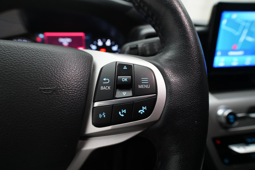 Used 2023 Ford Explorer XLT AWD/4WD image 19