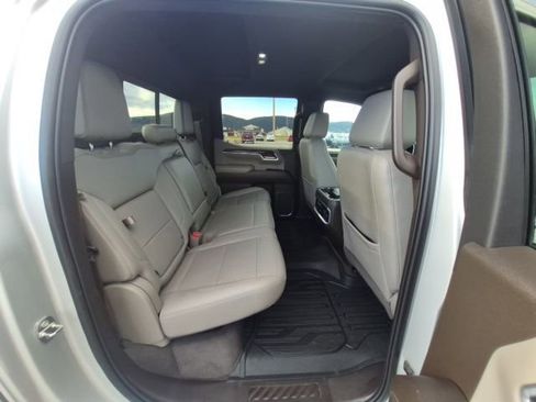 Used 2022 GMC Sierra 1500 SLT image 18