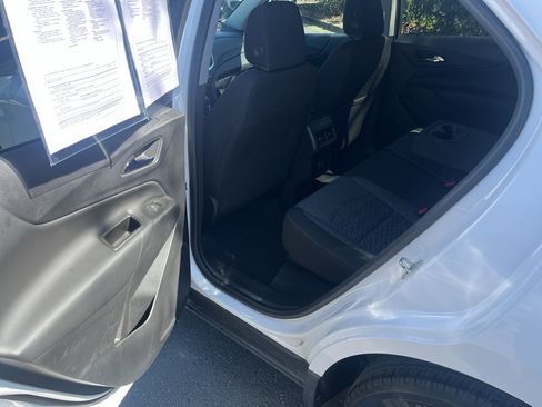 Used 2022 Chevrolet Equinox LT image 38