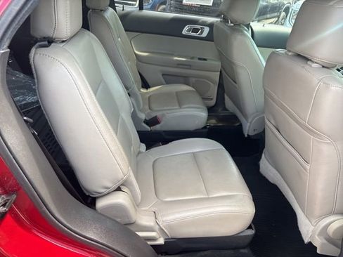 Used 2014 Ford Explorer XLT w/ Equipment Group 202A FWD image 10