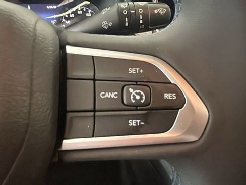 Used 2022 Jeep Compass Latitude FWD image 16