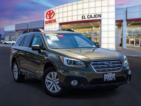 Used 2017 Subaru Outback 2.5i Premium w/ Popular Package #2 AWD/4WD image 1