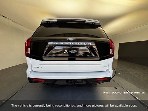 Used 2025 Ford Expedition Max Active AWD/4WD image 11