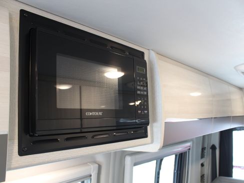 Used 2024 Mercedes-Benz Sprinter 3500 image 46