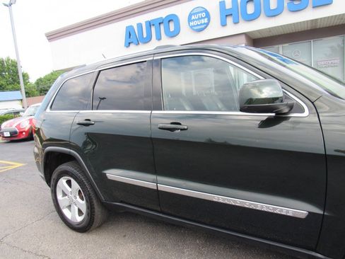 Used 2011 Jeep Grand Cherokee Laredo AWD/4WD image 9