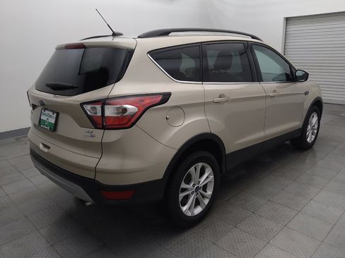 Used 2018 Ford Escape SE AWD/4WD image 9