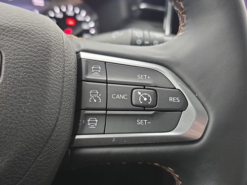 Used 2022 Jeep Compass Limited image 17