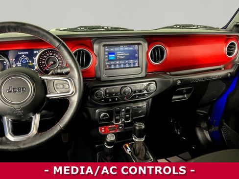 Used 2019 Jeep Wrangler Unlimited Rubicon w/ Cold Weather Group AWD/4WD image 9