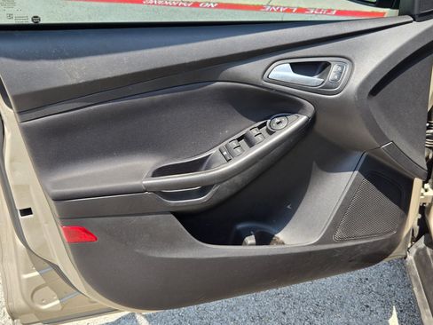 Used 2017 Ford Focus SEL FWD image 10