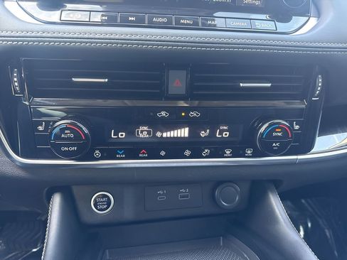 Used 2023 Nissan Rogue SL w/ SL Premium Package image 21