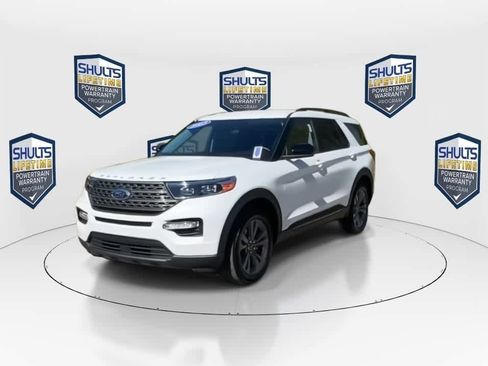 Used 2023 Ford Explorer XLT w/ Equipment Group 202A image 4