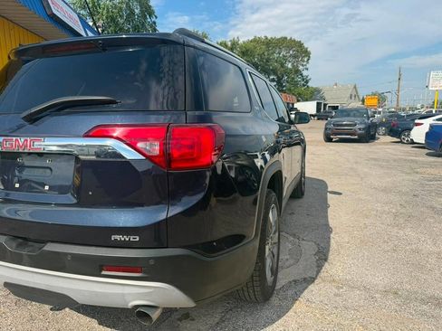 Used 2017 GMC Acadia SLT AWD/4WD image 4