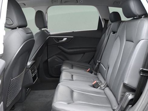 Used 2020 Audi Q7 3.0T Prestige w/ Prestige Package image 34