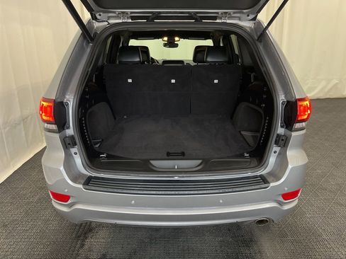 Used 2019 Jeep Grand Cherokee Altitude image 28