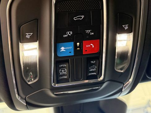 Certified 2023 Jeep Grand Cherokee Altitude AWD/4WD image 33