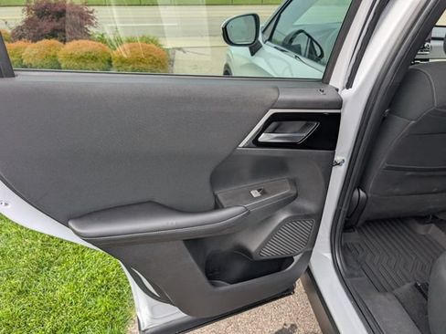 Used 2022 Mitsubishi Outlander ES FWD image 25