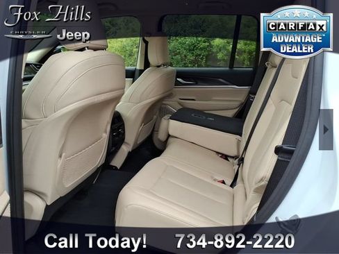 Used 2022 Jeep Grand Cherokee Limited AWD/4WD image 11