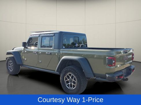Used 2025 Jeep Gladiator Rubicon w/ Technology Group AWD/4WD image 6