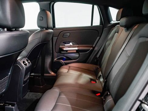 Used 2025 Mercedes-Benz GLA 250 image 17