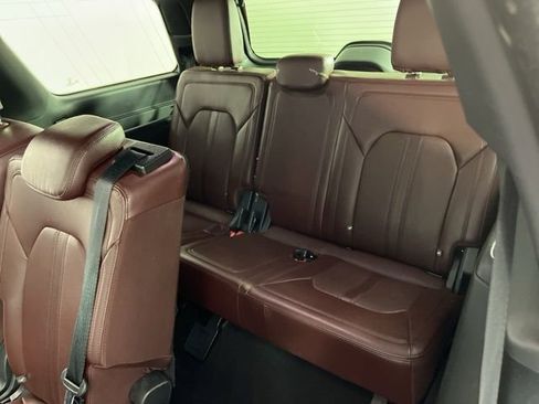 Used 2024 Ford Expedition Limited RWD image 47
