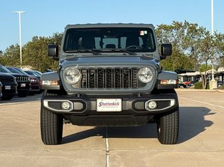 Used 2024 Jeep Gladiator Sport AWD/4WD video 2
