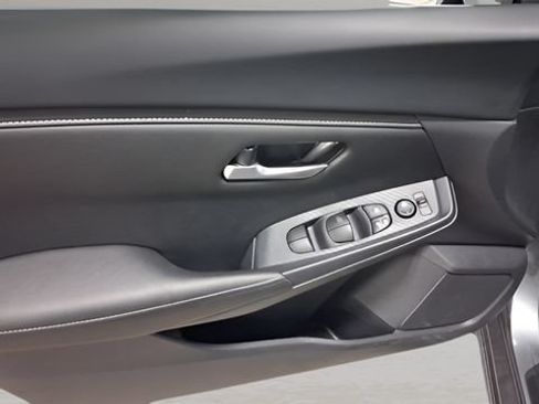 Used 2025 Nissan Sentra SV w/ All-Weather Package FWD image 25