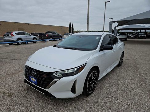 Used 2024 Nissan Sentra SR FWD image 4
