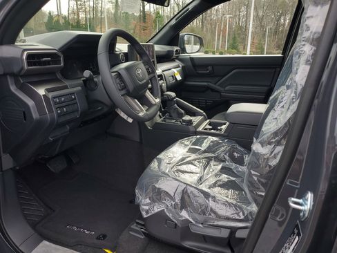 New 2026 Toyota 4Runner SR5 image 16