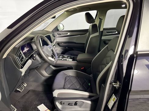 New 2026 Volkswagen Atlas Peak Edition AWD/4WD image 11