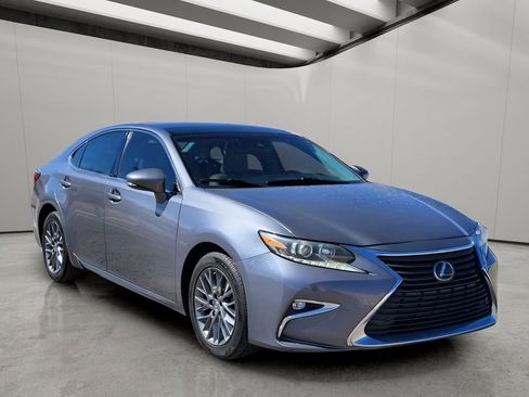 Used 2018 Lexus ES 350 w/ Navigation System Package image 7