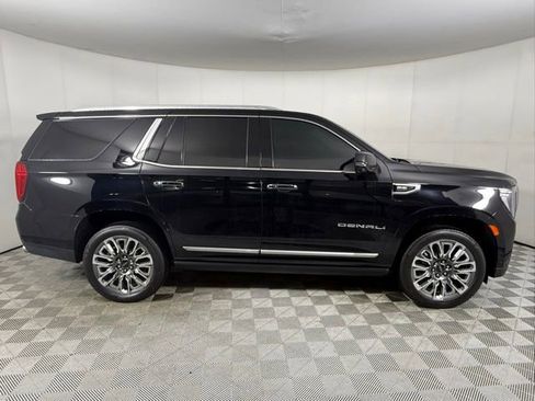 Used 2021 GMC Yukon Denali w/ Denali Ultimate Package AWD/4WD image 9
