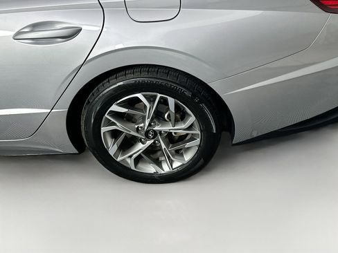 Used 2021 Hyundai Sonata SEL w/ Preferred Accessory Package FWD image 11