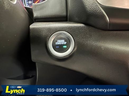 Used 2024 GMC Terrain SLE w/ Driver Convenience Package image 14