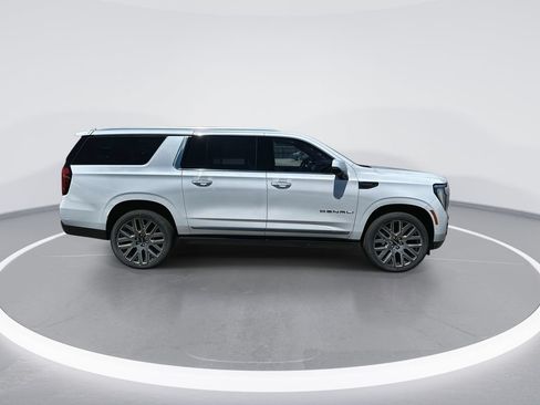 New 2026 GMC Yukon XL Denali Ultimate w/ LPO, Floor Liner Package AWD/4WD image 9