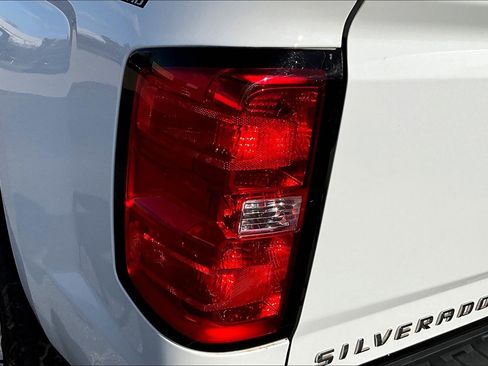 Used 2018 Chevrolet Silverado 1500 LT w/ Texas Edition image 26