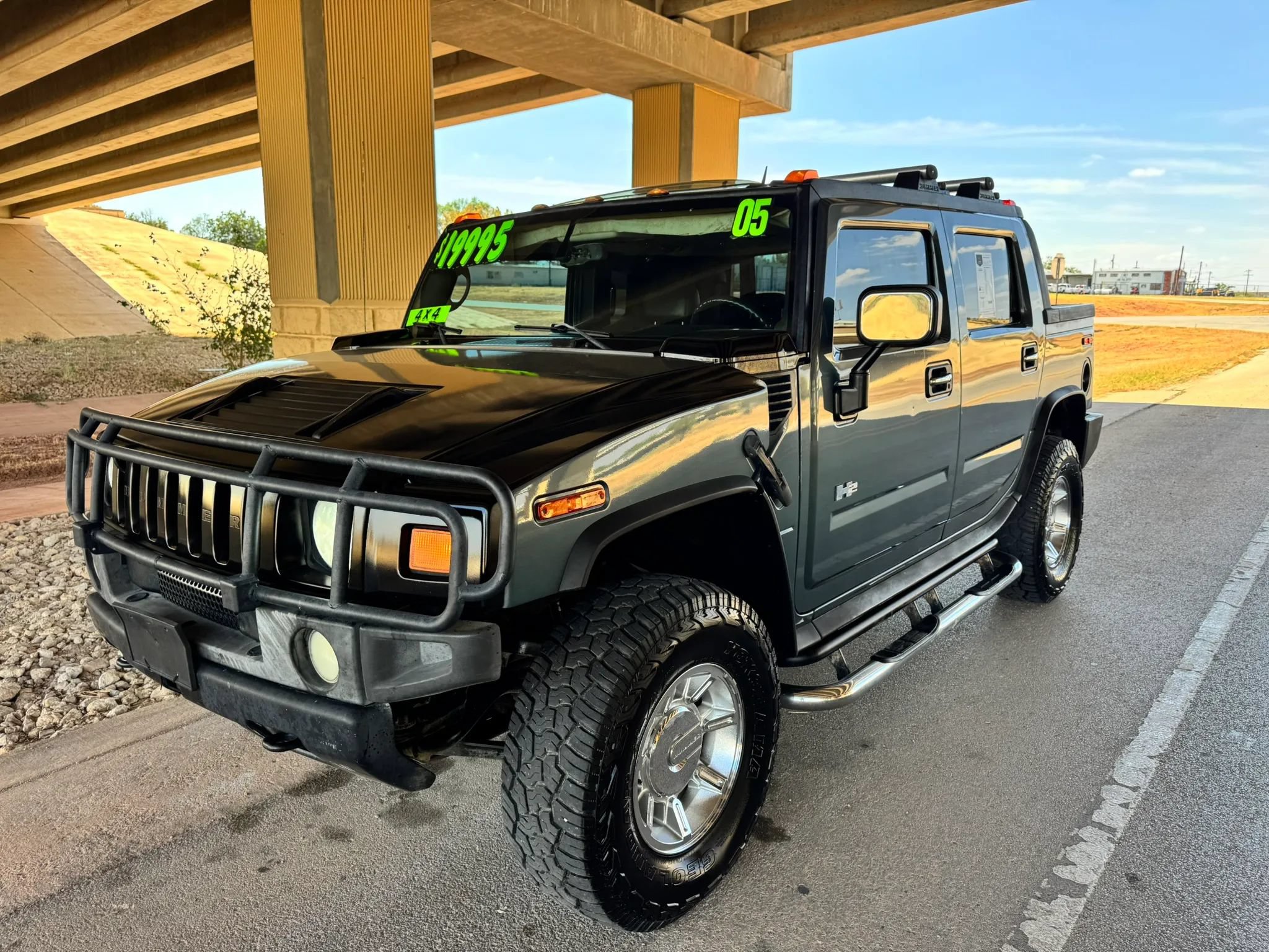 Used 2005 HUMMER H2 SUT w/ Preferred Equipment Group AWD/4WD image 7